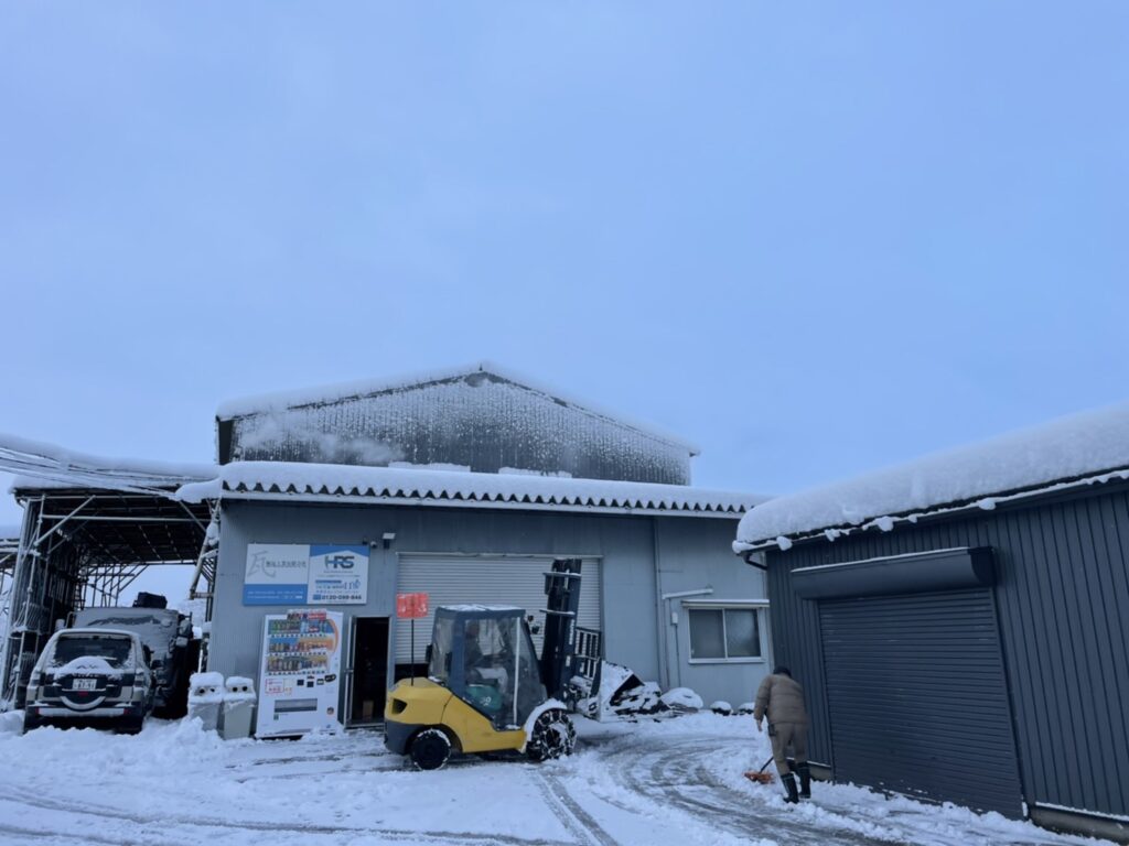 雪と銀古美　本葺き