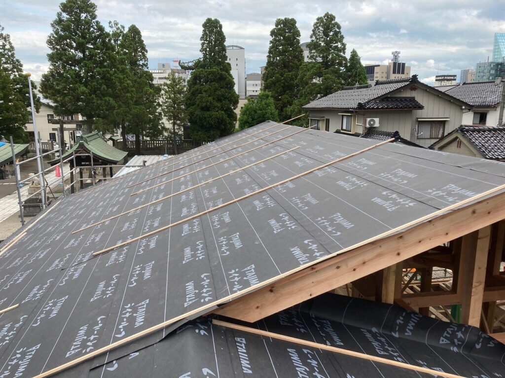 富山市神社集殿新築瓦工事